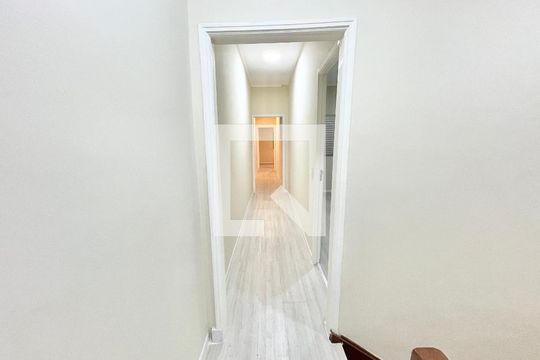 Corredor de casa para alugar com 3 quartos, 140m² em Santana, São Paulo