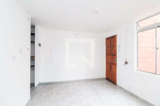 Sala de apartamento para alugar com 2 quartos, 46m² em Cidade Tiradentes, São Paulo