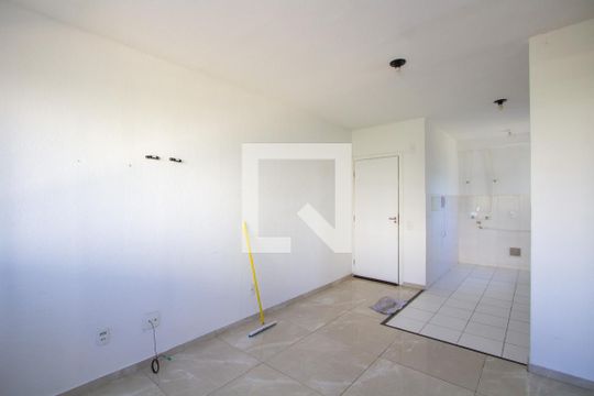 Sala de apartamento para alugar com 2 quartos, 47m² em Monjolos, São Gonçalo