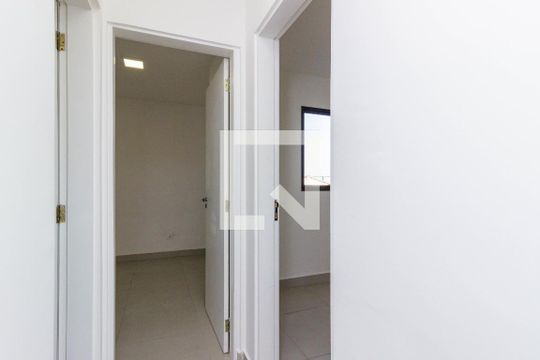 Sala de apartamento para alugar com 2 quartos, 38m² em Vila dos Remedios, São Paulo