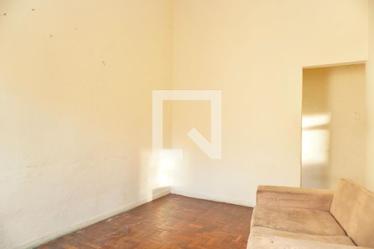 Casa para alugar com 3 quartos, 50m² em Alto Caiçaras, Belo Horizonte
