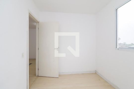 Quarto 1 de apartamento para alugar com 2 quartos, 39m² em Itaim Paulista, São Paulo