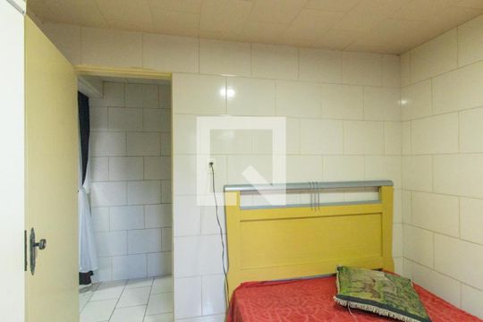 Quarto 1 de casa à venda com 2 quartos, 300m² em Uberaba, Curitiba
