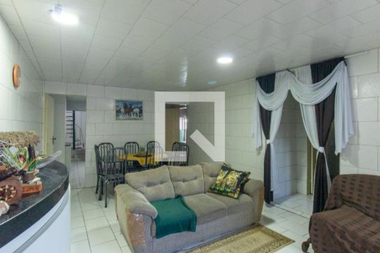 Casa à venda com 2 quartos, 300m² em Uberaba, Curitiba