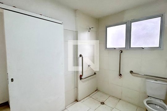 Banheiro de apartamento para alugar com 1 quarto, 44m² em Vila Nova Bonsucesso, Guarulhos