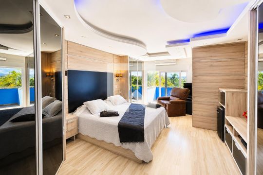 Suíte  de casa de condomínio para alugar com 6 quartos, 233m² em Neópolis, Gravataí