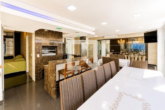 Sala de casa de condomínio para alugar com 6 quartos, 233m² em Neópolis, Gravataí