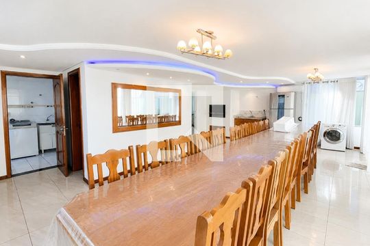 Sala de casa de condomínio para alugar com 4 quartos, 388m² em Neópolis, Gravataí