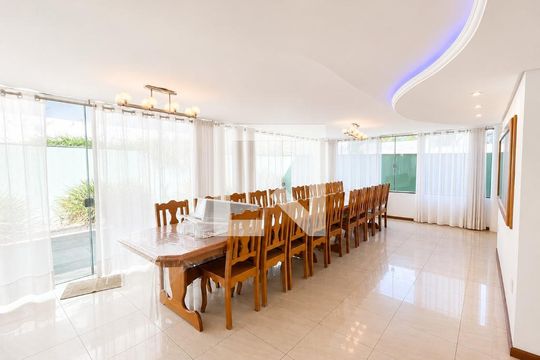 Sala de casa de condomínio para alugar com 4 quartos, 388m² em Neópolis, Gravataí