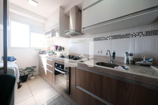 Sala/Cozinha de apartamento à venda com 2 quartos, 40m² em Vila Nhocuné, São Paulo