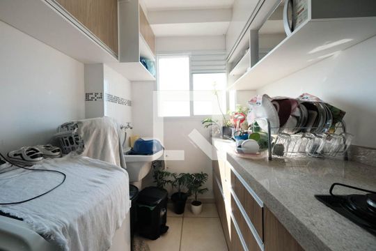 Sala/Cozinha de apartamento à venda com 2 quartos, 40m² em Vila Nhocuné, São Paulo