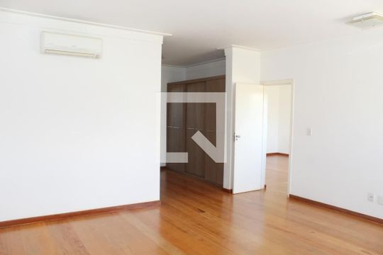 Quarto de casa para alugar com 3 quartos, 260m² em Swiss Park, Campinas