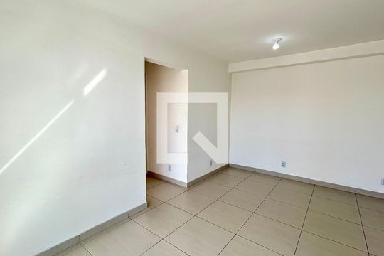 Sala de apartamento para alugar com 2 quartos, 61m² em Vila Endres, Guarulhos