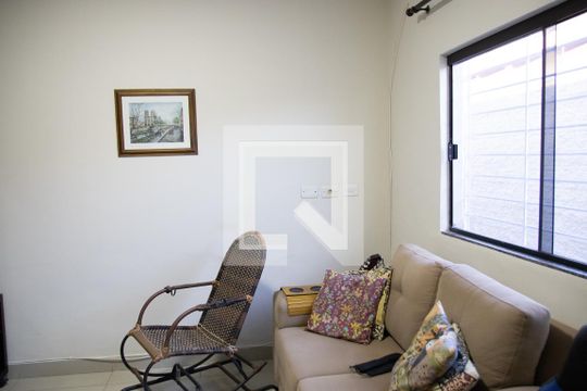 Suíte 01 de casa à venda com 4 quartos, 250m² em Setor Leste Vila Nova, Goiânia