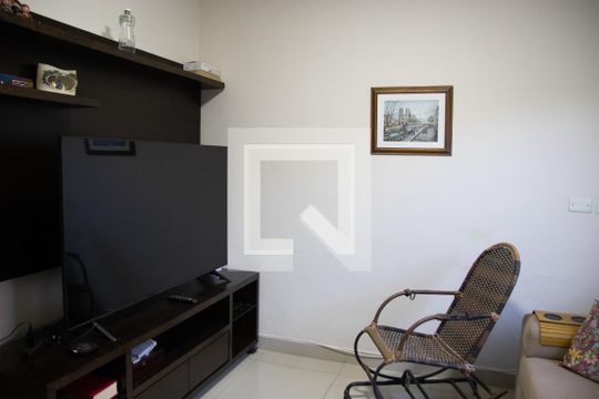 Suíte 01 de casa à venda com 4 quartos, 250m² em Setor Leste Vila Nova, Goiânia