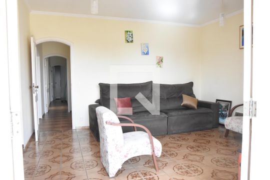 Casa à venda com 3 quartos, 170m² em Parque Brasilia, Jundiaí