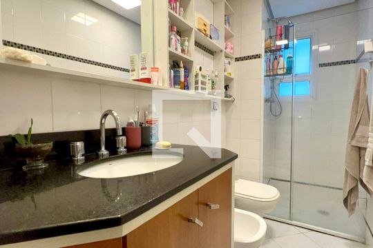 Banheiro de apartamento à venda com 1 quarto, 37m² em Jardim Paulista, São Paulo