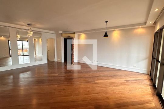Apartamento para alugar com 3 quartos, 138m² em Brooklin, São Paulo