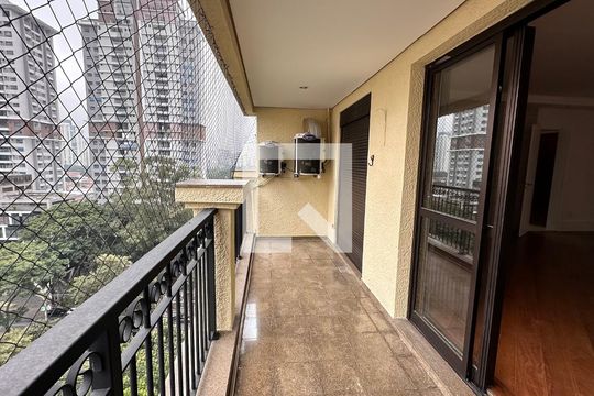 Apartamento para alugar com 3 quartos, 138m² em Brooklin, São Paulo