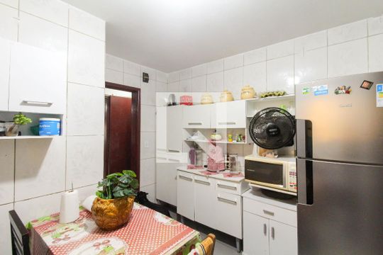 Cozinha de casa à venda com 3 quartos, 130m² em Rio Branco, Canoas