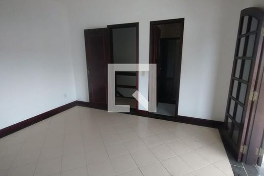Suíte de casa para alugar com 3 quartos, 160m² em Eldorado, Maricá