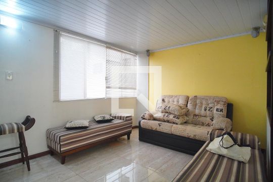 sala 2 de casa para alugar com 4 quartos, 208m² em Rondônia, Novo Hamburgo