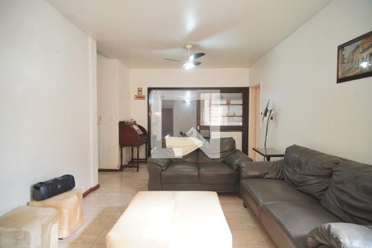 Casa para alugar com 4 quartos, 208m² em Rondônia, Novo Hamburgo