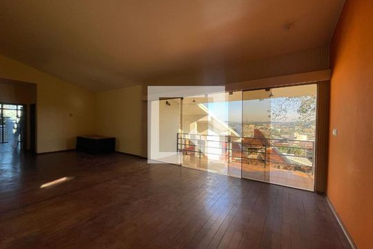 Sala de casa para alugar com 4 quartos, 600m² em Ouro Branco, Novo Hamburgo