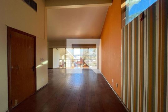 Sala de casa para alugar com 4 quartos, 600m² em Ouro Branco, Novo Hamburgo