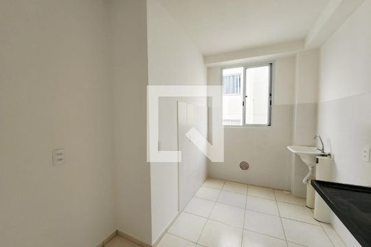 Cozinha de apartamento para alugar com 2 quartos, 47m² em Tijuca, Contagem