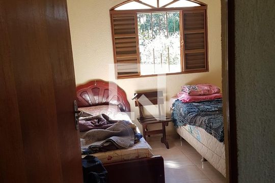 Quarto de apartamento para alugar com 3 quartos, 70m² em Jardim Maria Inês, Aparecida de Goiânia