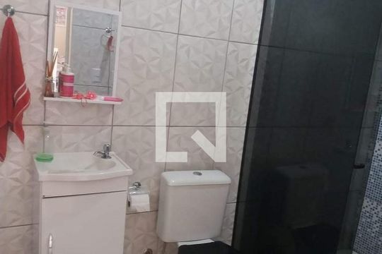 Banheiro de apartamento para alugar com 3 quartos, 70m² em Jardim Maria Inês, Aparecida de Goiânia