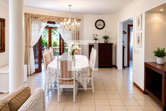 Sala de casa para alugar com 4 quartos, 320m² em Jurerê Internacional, Florianópolis