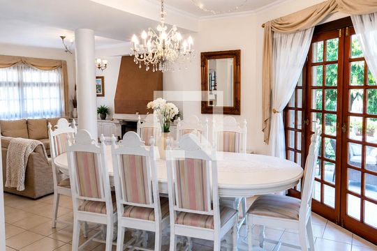 Sala de casa para alugar com 4 quartos, 320m² em Jurerê Internacional, Florianópolis