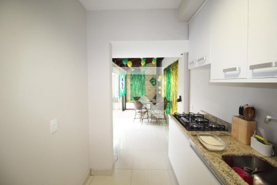 Cozinha de casa de condomínio à venda com 2 quartos, 102m² em Humaitá, Porto Alegre