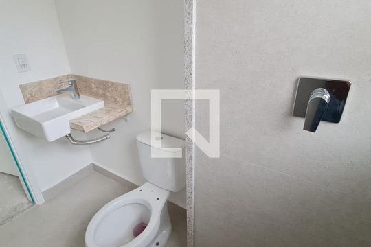 Banheiro de apartamento à venda com 2 quartos, 110m² em Cambuí, Campinas