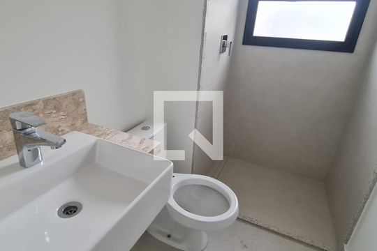 Banheiro de apartamento à venda com 2 quartos, 110m² em Cambuí, Campinas