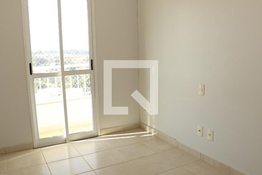 Apartamento à venda com 2 quartos, 67m² em Chácaras Alto da Glória, Goiânia