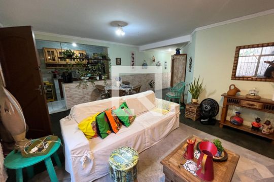 Sala de casa à venda com 3 quartos, 146m² em Jardim Carioca, Rio de Janeiro