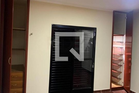 Casa à venda com 4 quartos, 190m² em Parque São Quirino, Campinas