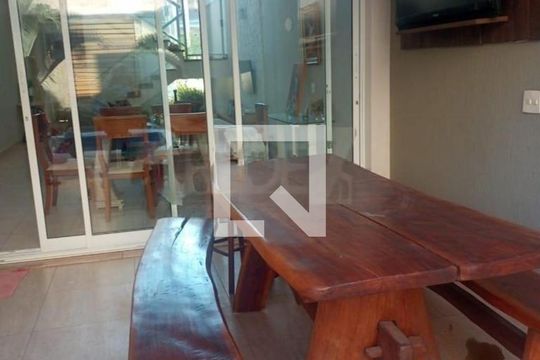 Casa à venda com 3 quartos, 177m² em Jardim America II, Valinhos
