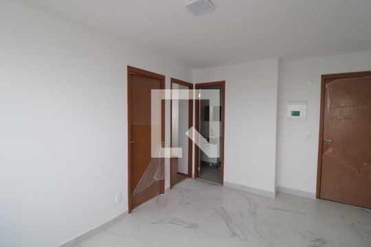 Sala de apartamento para alugar com 2 quartos, 36m² em Vila Antonieta, São Paulo