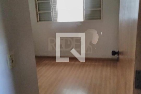 Casa à venda com 3 quartos, 250m² em Vila Aeroporto, Campinas