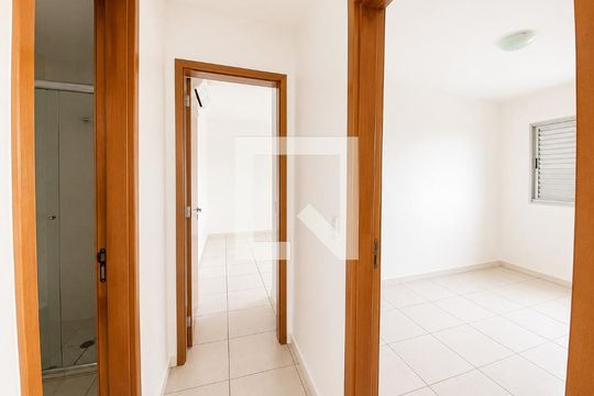 Corredor de apartamento para alugar com 2 quartos, 61m² em Vila Froes, Goiânia