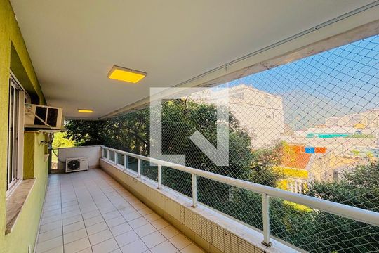 Apartamento para alugar com 3 quartos, 135m² em Botafogo, Rio de Janeiro