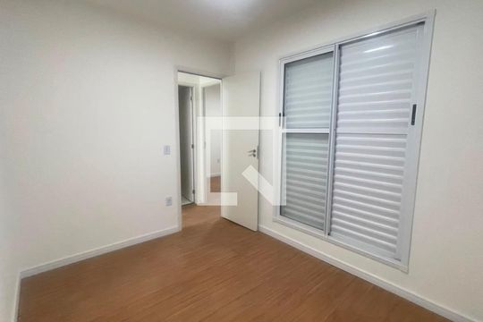 Quarto principal de casa de condomínio para alugar com 2 quartos, 60m² em Jardim dos Pereiras (caucaia do Alto), Cotia
