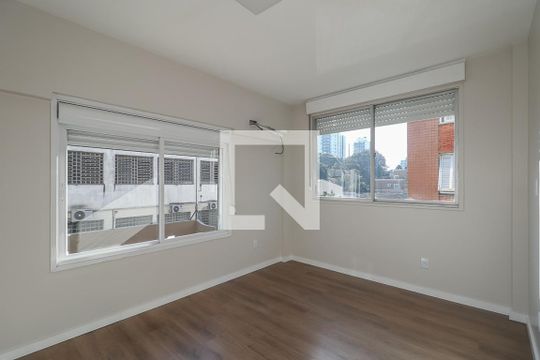 Quarto de apartamento à venda com 2 quartos, 72m² em Mont’serrat, Porto Alegre