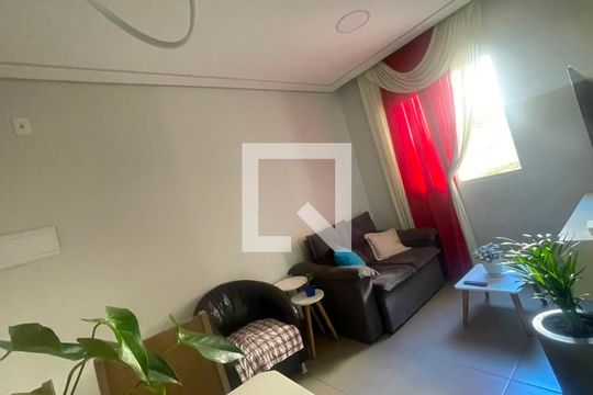 Apartamento para alugar com 2 quartos, 42m² em Jardim Central, Cotia