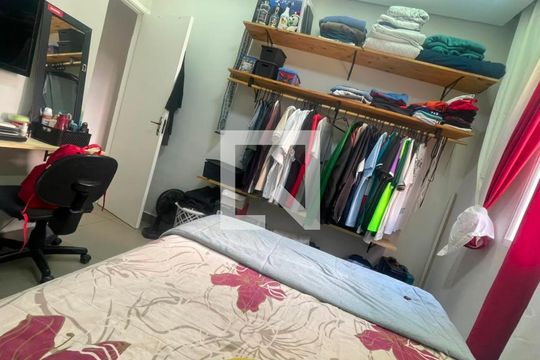 Quarto 2 de apartamento para alugar com 2 quartos, 42m² em Jardim Central, Cotia