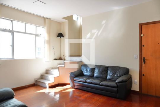Apartamento para alugar com 3 quartos, 174m² em Floresta, Belo Horizonte